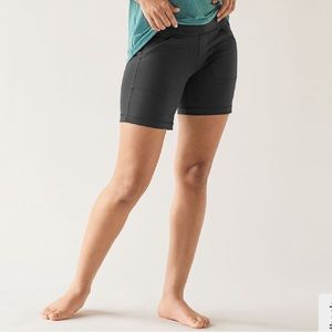 Duluth NoGA Classic 7” shorts size medium